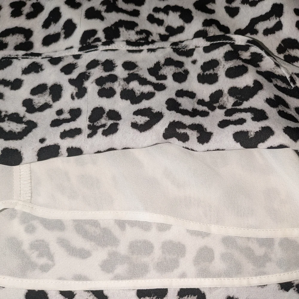 Ann Taylor Factory Black and White Sleeveless Halter Blouse - Picture 6 of 11